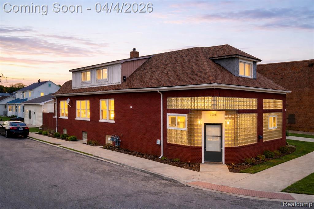 11603 KLINGER Street, Hamtramck, MI 48212