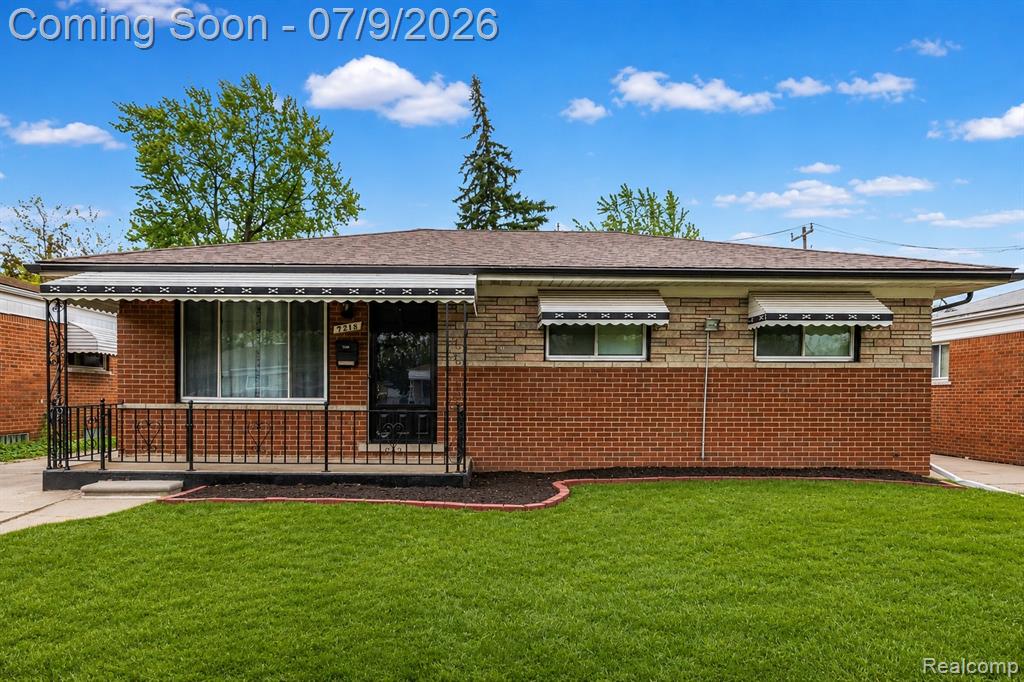 7218 Superior, Center Line, MI 48015 — front exterior