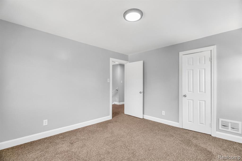 8262 E Outer Drive, Detroit, MI 48213 — Photo 26