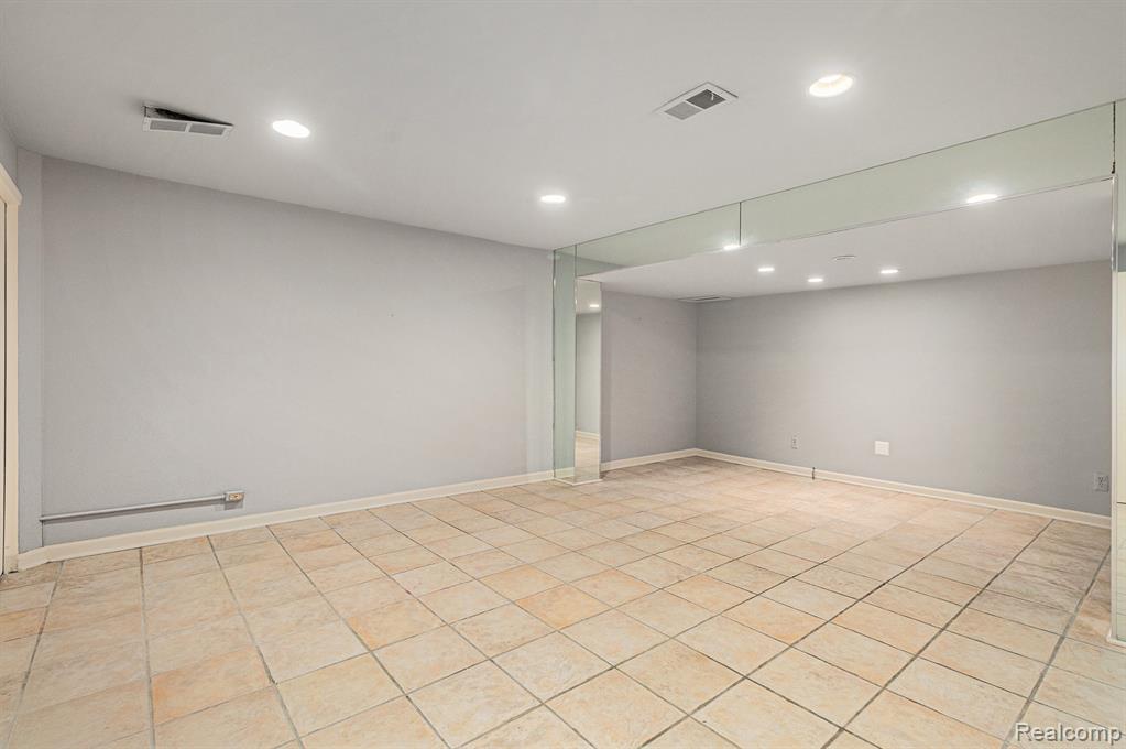 6964 Pebblecreek Woods Drive, West Bloomfield, MI — Photo 22