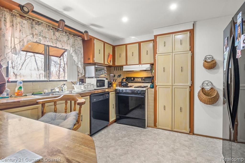 11920 Telegraph Road, Carleton, MI 48117 — Photo 17