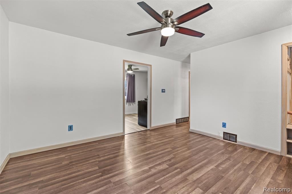 9381 Pardee Road, Taylor, MI 48180 — Photo 4