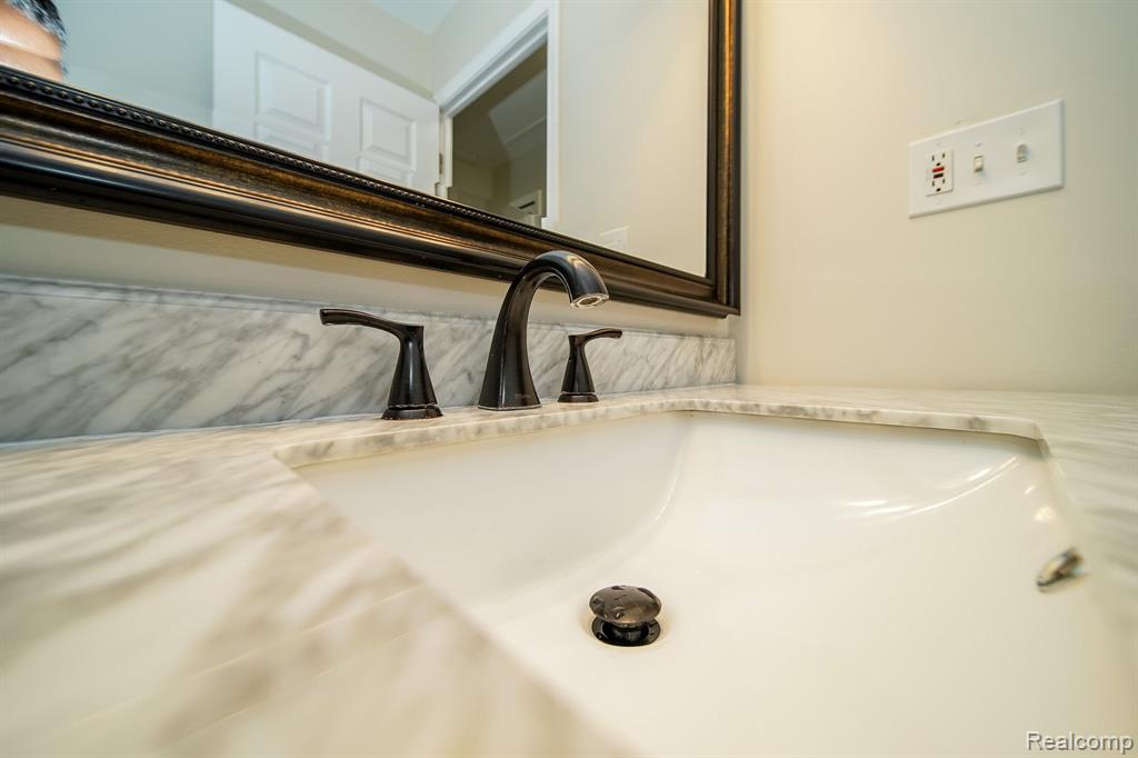598 COVINGTON Street, South Lyon, MI 48178 — Photo 36