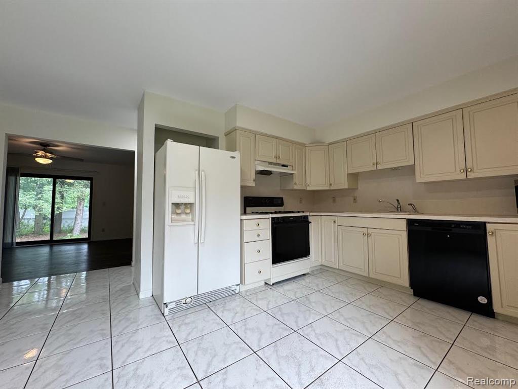 40250 Pinetree Drive, Plymouth, MI 48170 — Photo 14