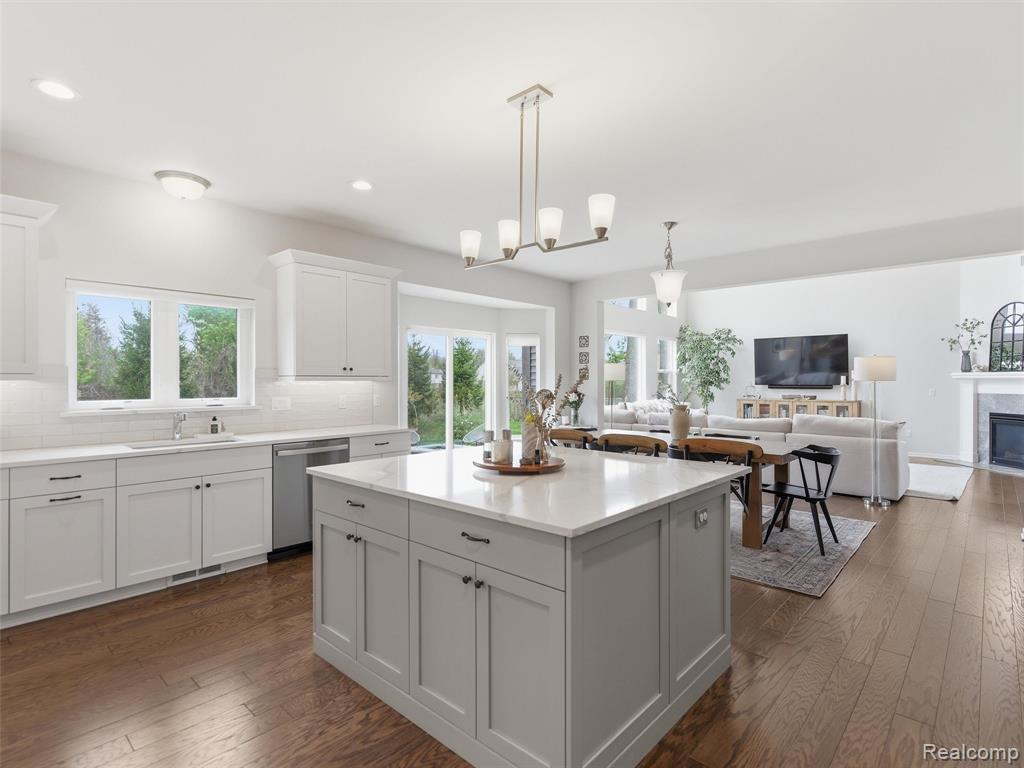 1551 Garrett Drive, Troy, MI 48085 — Photo 10