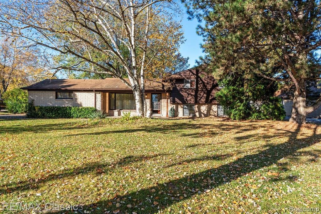 5701 Livernois Road, Troy, MI 48098 — front exterior