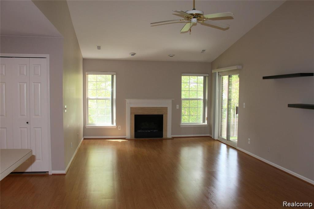 4428 Berkshire Dr, Sterling Heights, MI 48314 — Photo 5