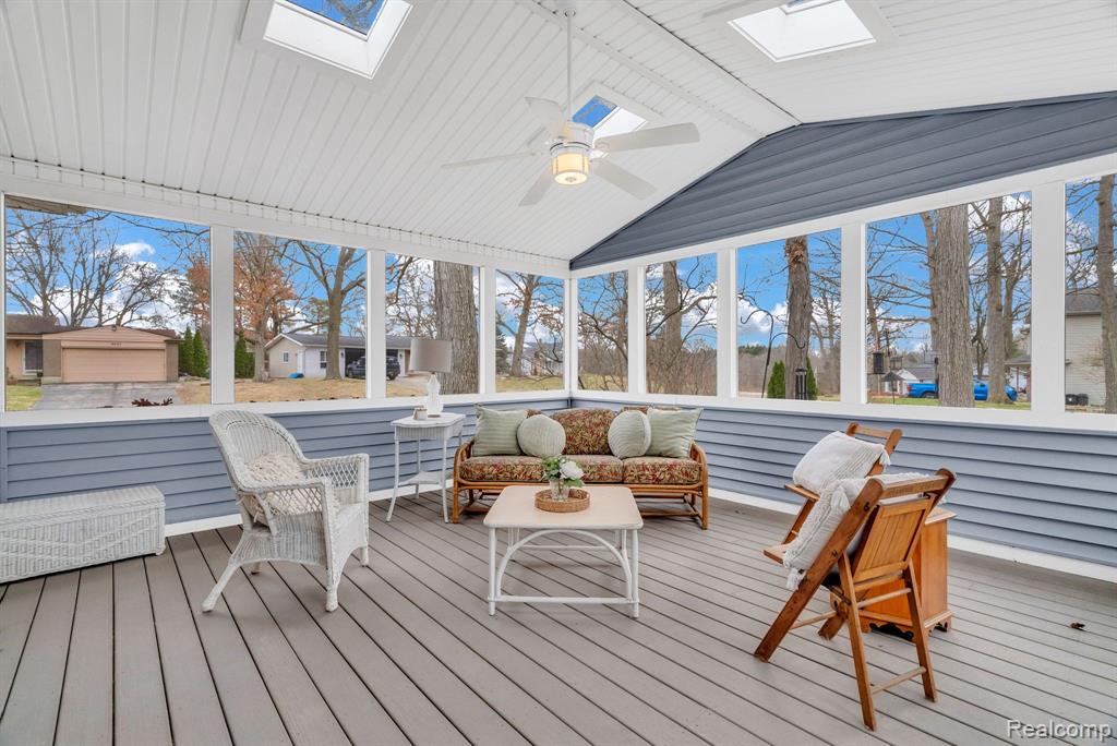 8482 BELLE BLUFF Drive, Grand Blanc, MI 48439 — Photo 32