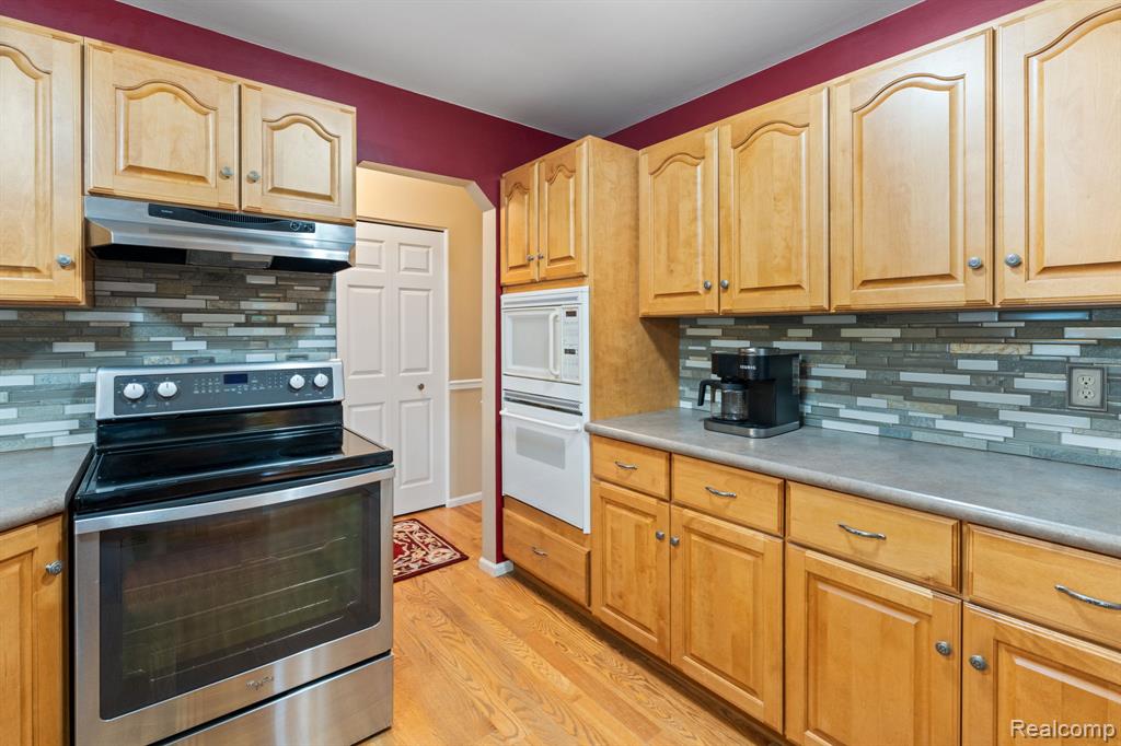 4653 6 Mile Road, South Lyon, MI 48178 — Photo 16