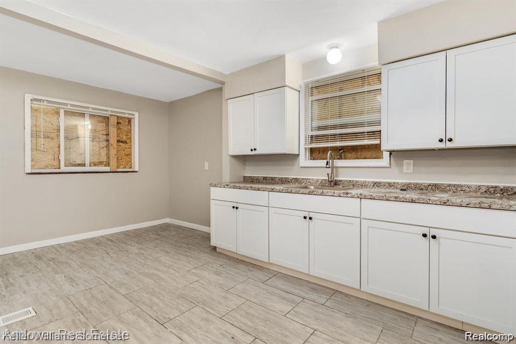 5574 Buckingham Avenue, Detroit, MI 48224 — Photo 6
