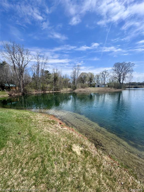255 Bonita Court, Lapeer, MI 48446 — Photo 32