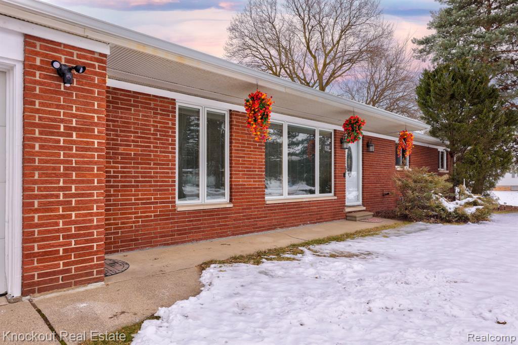 1914 Schust Road, Saginaw, MI 48604 — Photo 5
