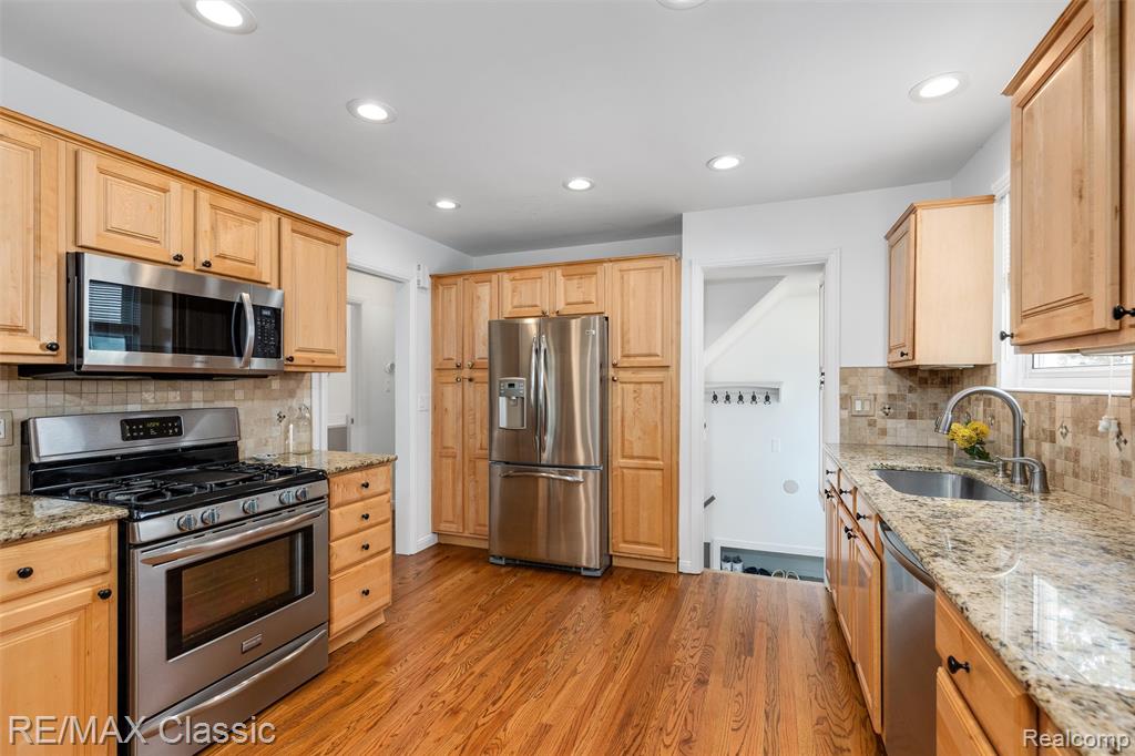 605 Fernwood Road, Royal Oak, MI 48067 — Photo 9