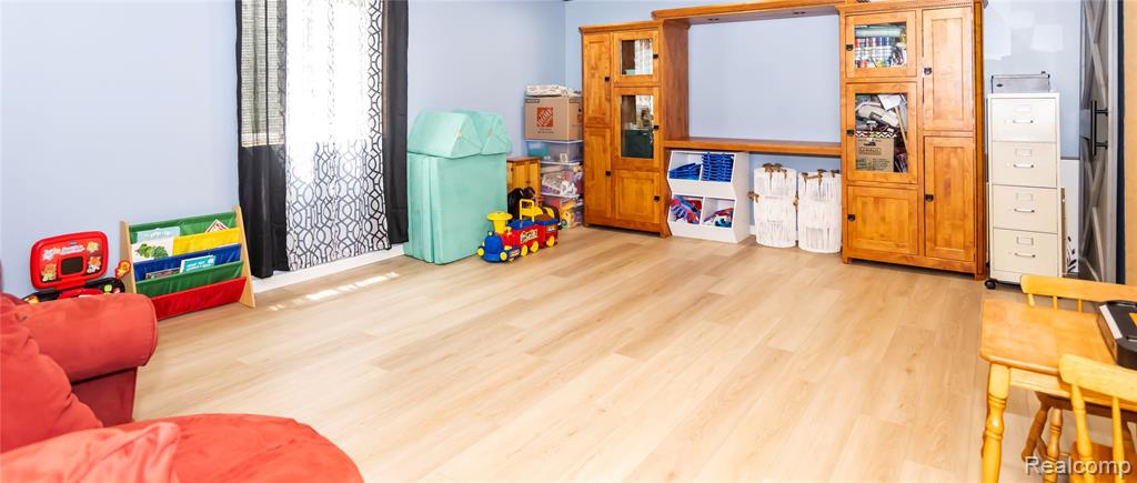 3560 Amber Oaks Drive, Howell, MI 48855 — Photo 19