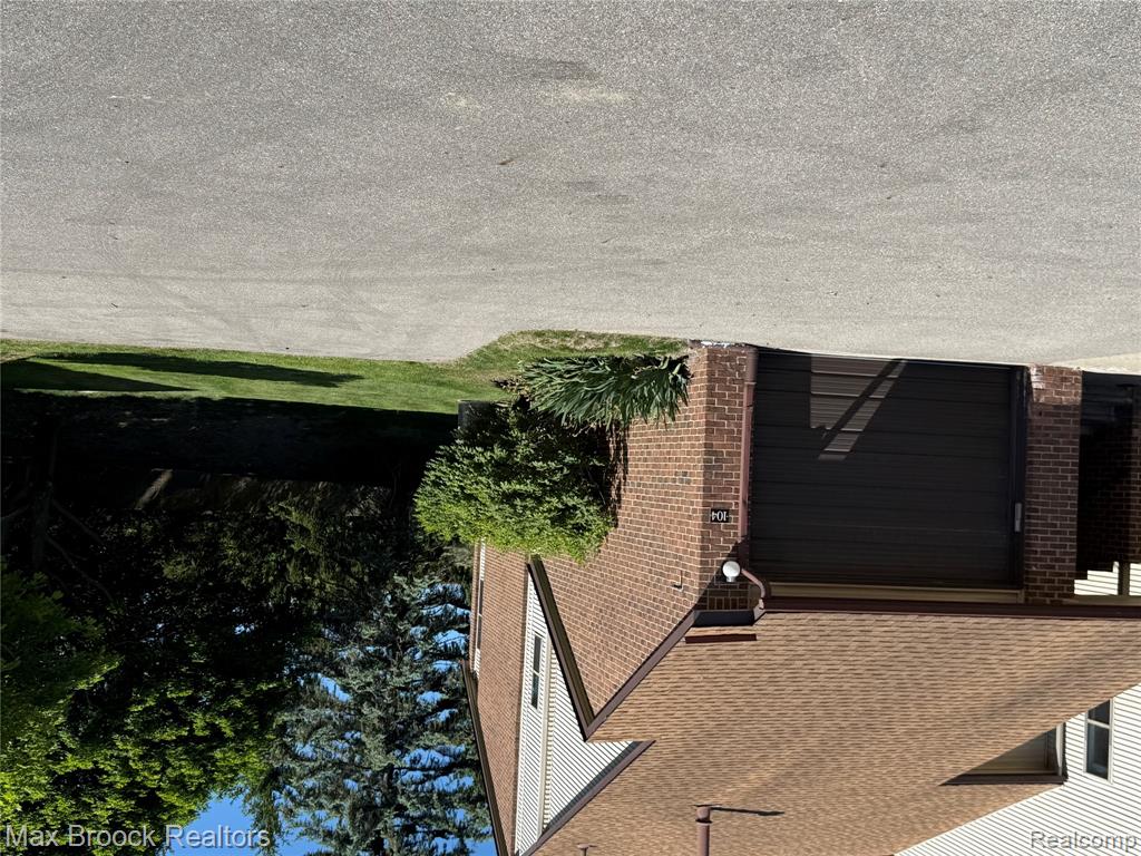 6560 Ridgefield Circle, West Bloomfield, MI — Photo 2