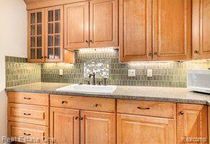 1814 COLONIAL VILLAGE Way, 2, Waterford, MI 48328 — Photo 7