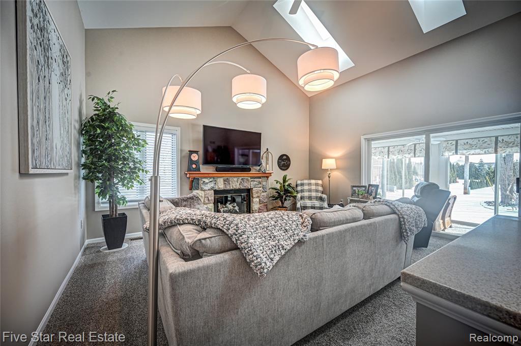 4950 Whitlow Court, Commerce Twp, MI 48382 — Photo 6
