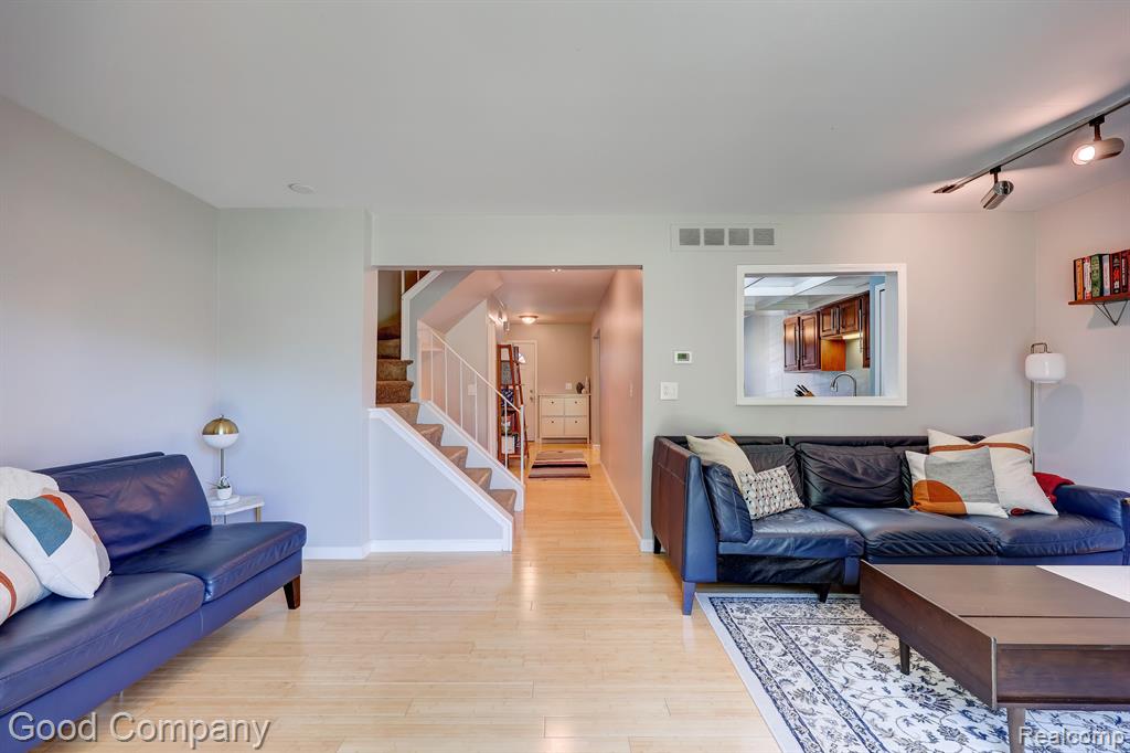 28660 LOWELL N, Southfield, MI 48076 — Photo 6