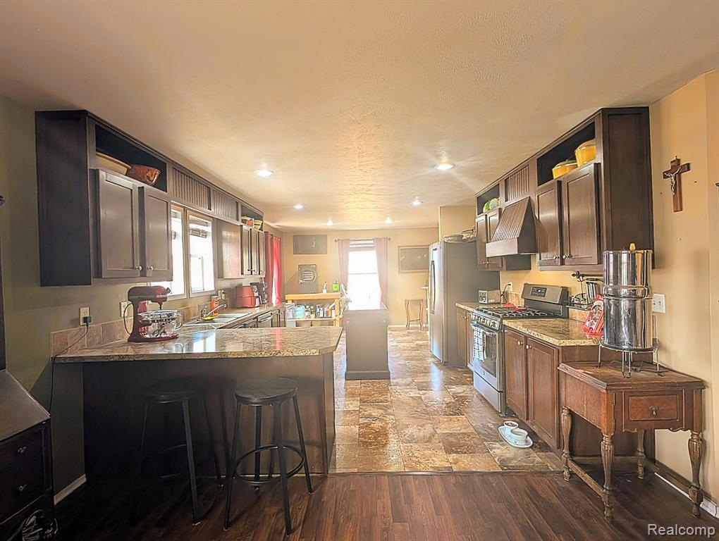 11778 Village Pines Court, South Lyon, MI 48178 — Photo 4