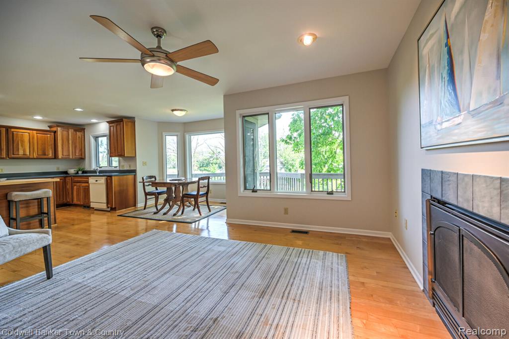 11265 N Shore Drive, Whitmore Lake, MI 48189 — Photo 10
