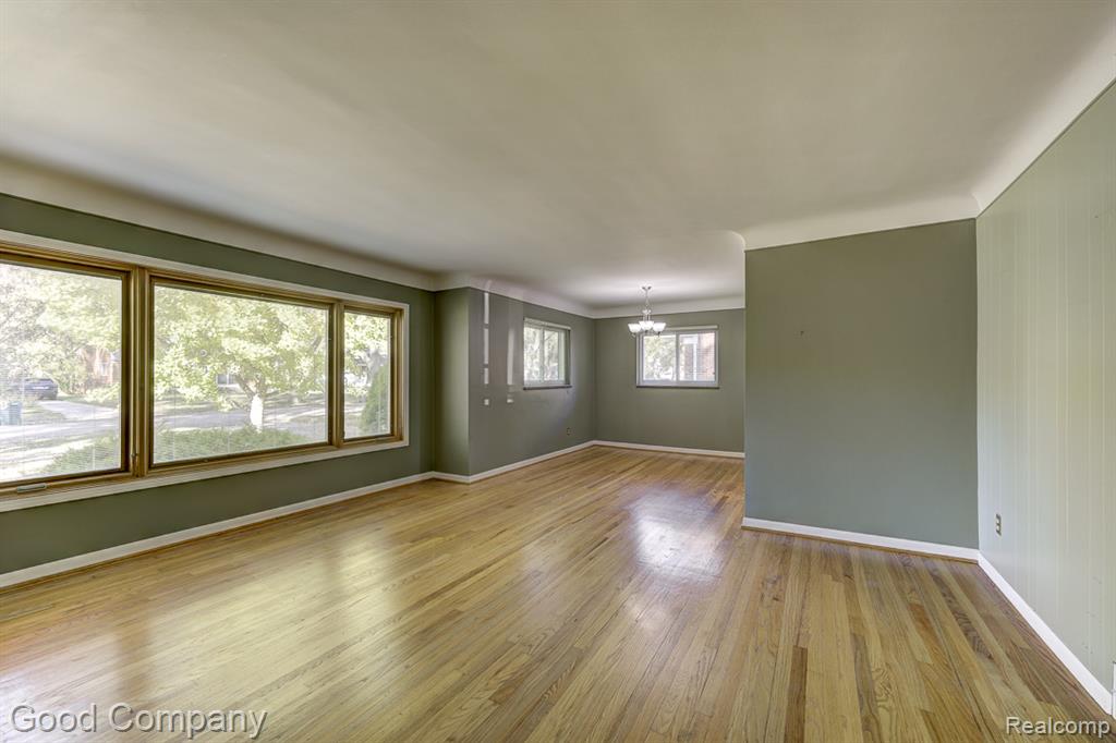 31160 E Rutland Street, Beverly Hills, MI 48025 — Photo 8
