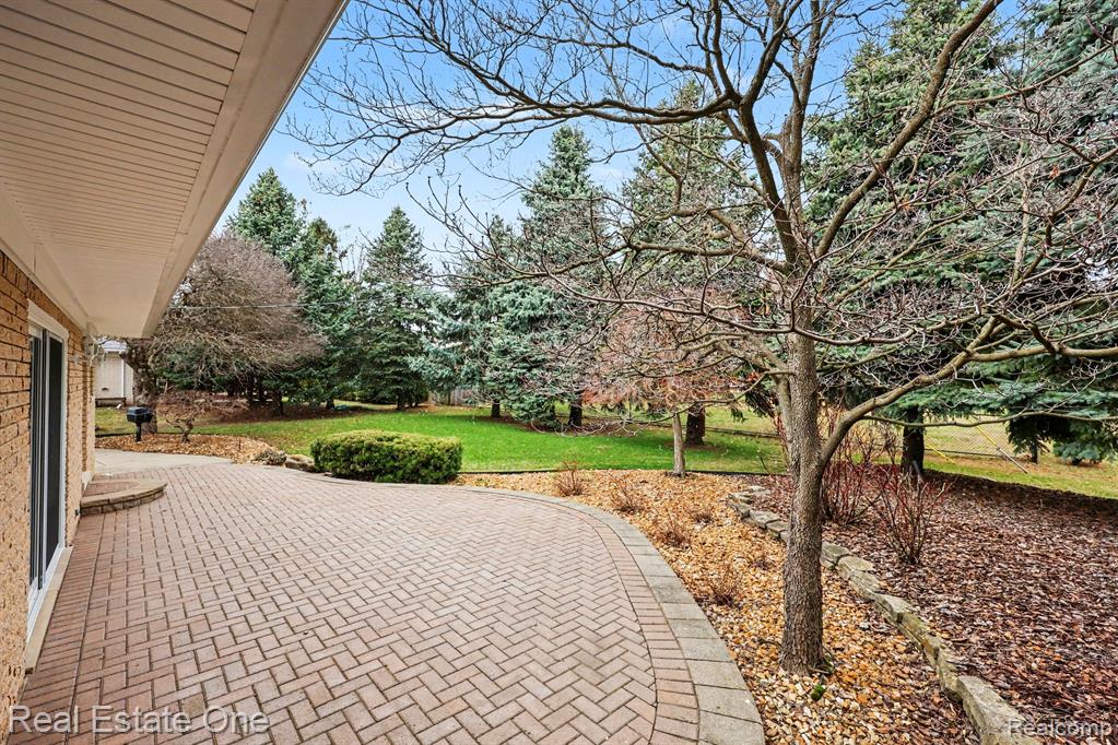 55689 Nocturne Court, Shelby Twp, MI 48316 — Photo 34
