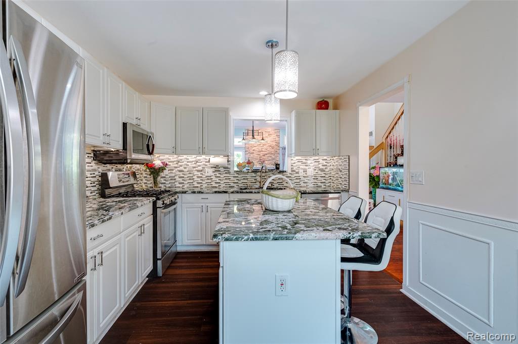 43730 Algonquin Drive, Novi, MI — Photo 14