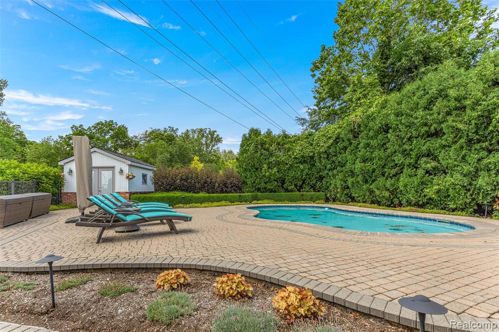 48367 Lake Valley Drive, Shelby Twp, MI 48317 — Photo 46