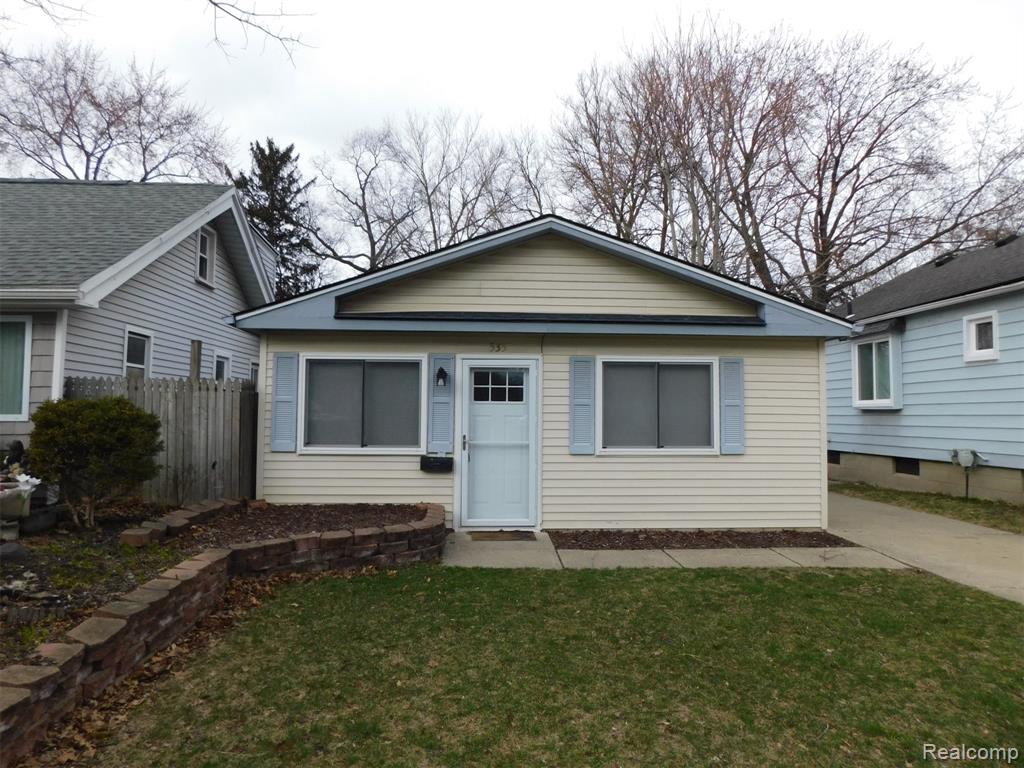 535 E Lewiston Avenue, Ferndale, MI 48220 — front exterior