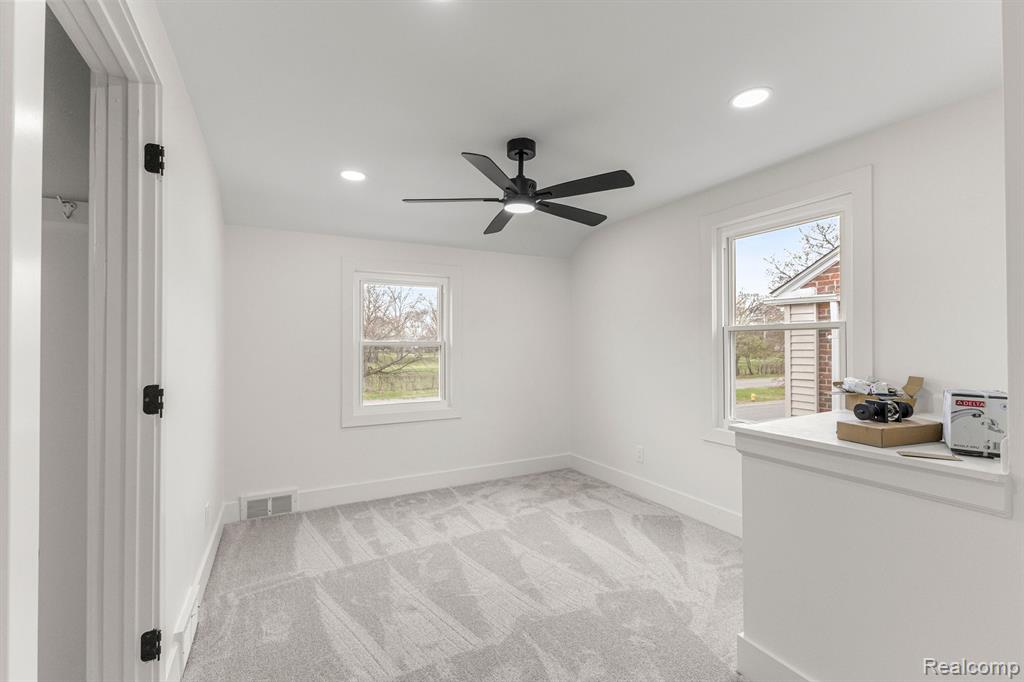 529 N MILITARY Street, Dearborn, MI 48124 — Photo 14