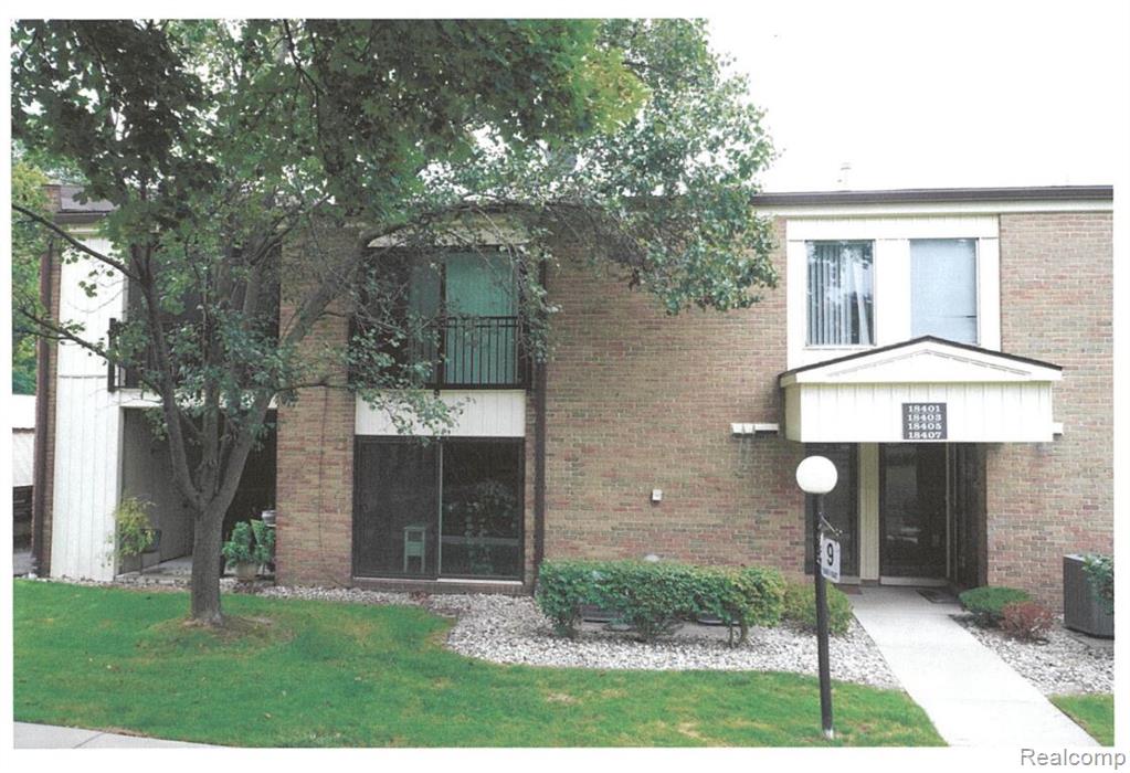 18403 University Park Drive, Livonia, MI 48152