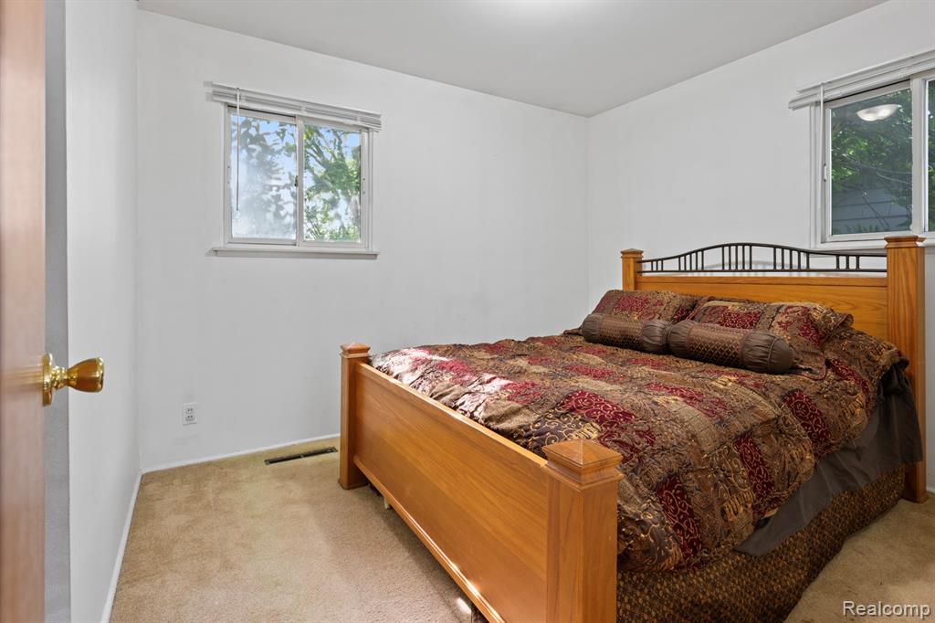 4436 Carmanwood Drive, Flint, MI 48507 — Photo 18