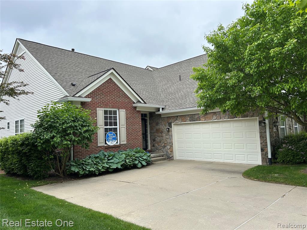 748 KNOLLS LANDING Drive, Milford, MI 48381 — Photo 10