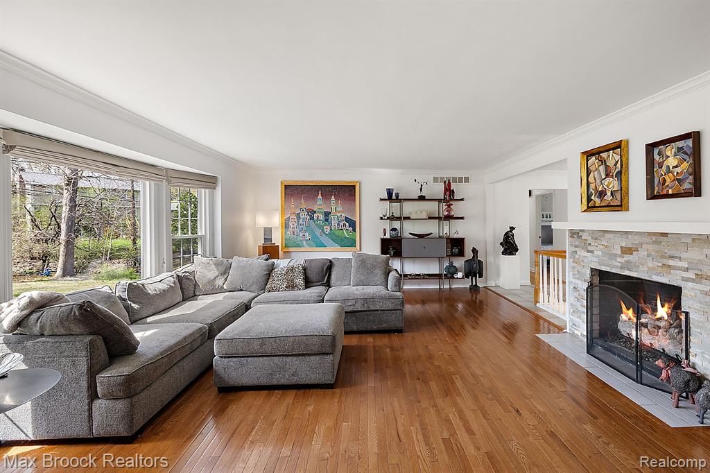 4384 SUNNINGDALE Drive, Bloomfield Hills, MI 48302 — Photo 6