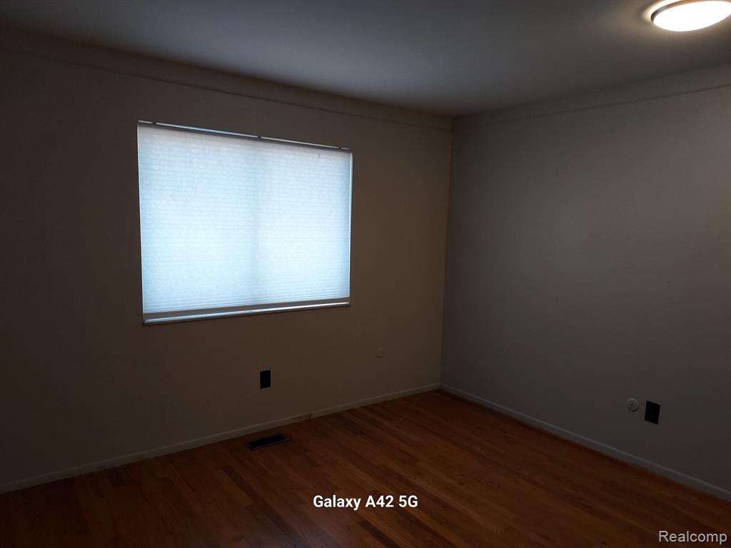 29334 HOOVER Road, Warren, MI 48093 — Photo 7