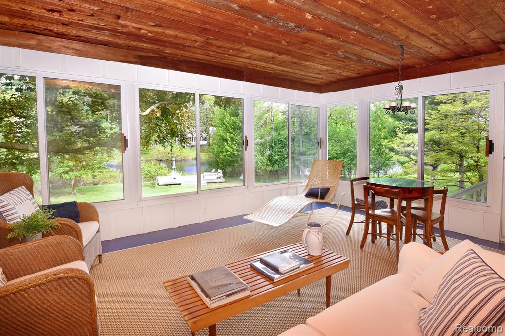 2026 W Bend Court, Bloomfield Hills, MI 48302 — Photo 11