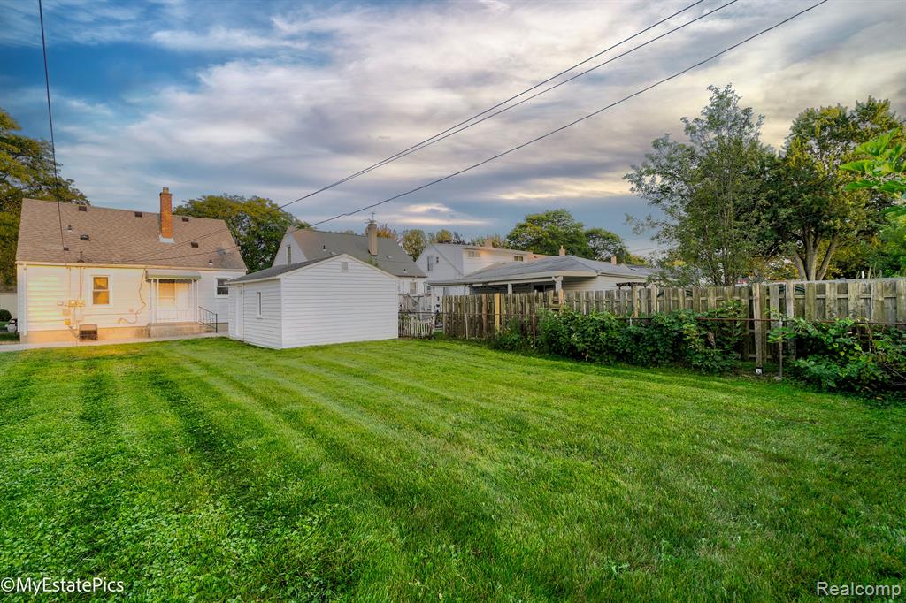 6151 HELEN Street, Garden City, MI — Photo 8