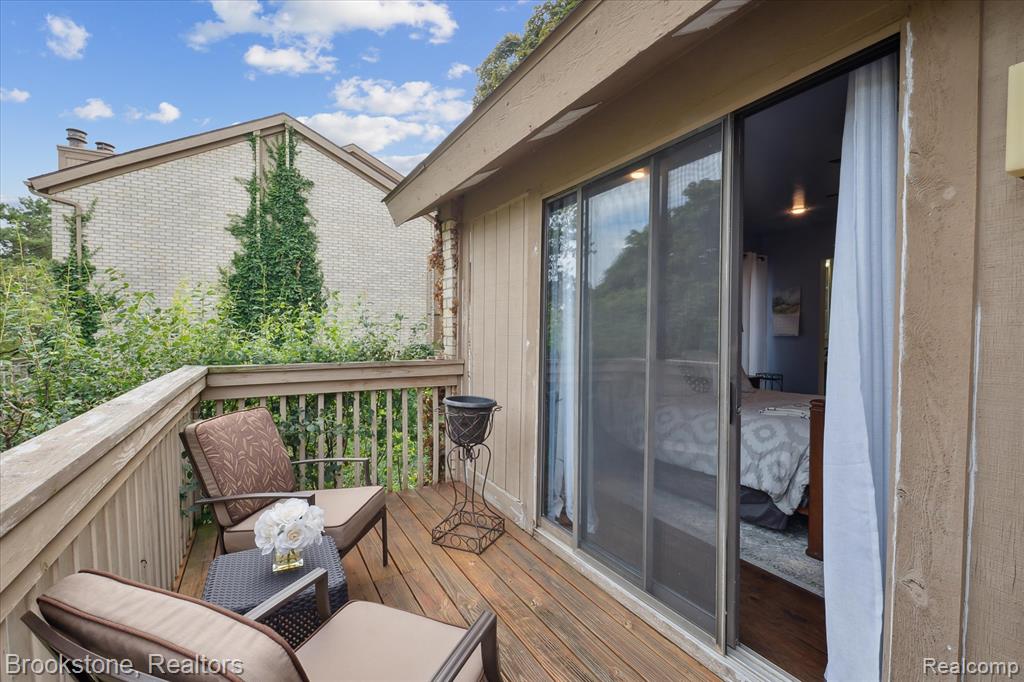 5195 Richard Run, West Bloomfield, MI — Photo 40