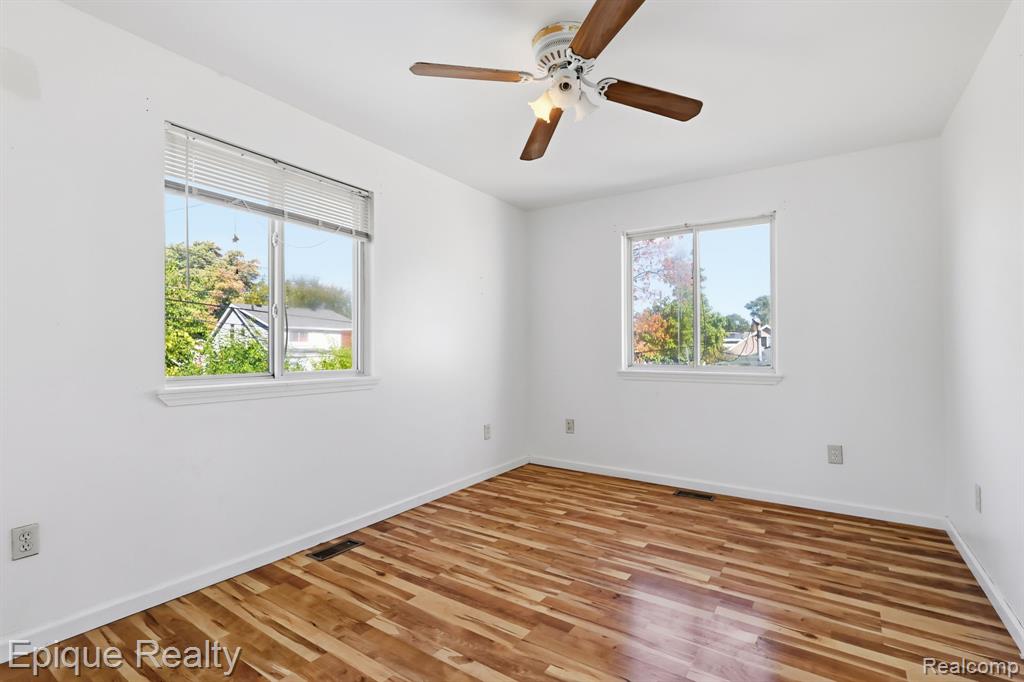76 W Coy Avenue, Hazel Park, MI 48030 — Photo 16