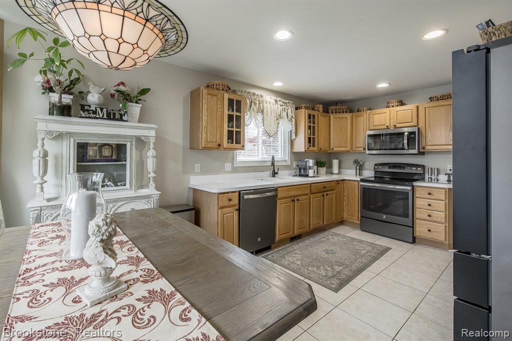 4808 New Haven Drive, Howell, MI 48843 — Photo 7