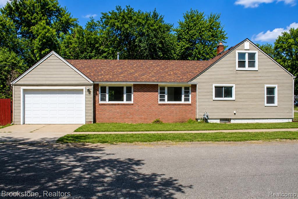 18805 Sumner, Redford, MI 48240