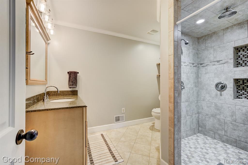 50210 Cedargrove Road, Shelby Twp, MI 48317 — Photo 37