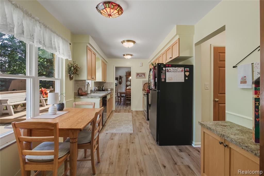 9466 Marilyn Avenue, Plymouth, MI 48170 — Photo 19