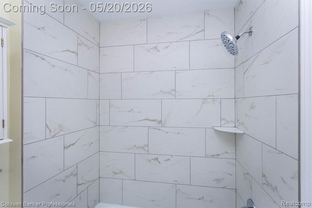 1093 Fairways Boulevard, Troy, MI 48085 — Photo 26