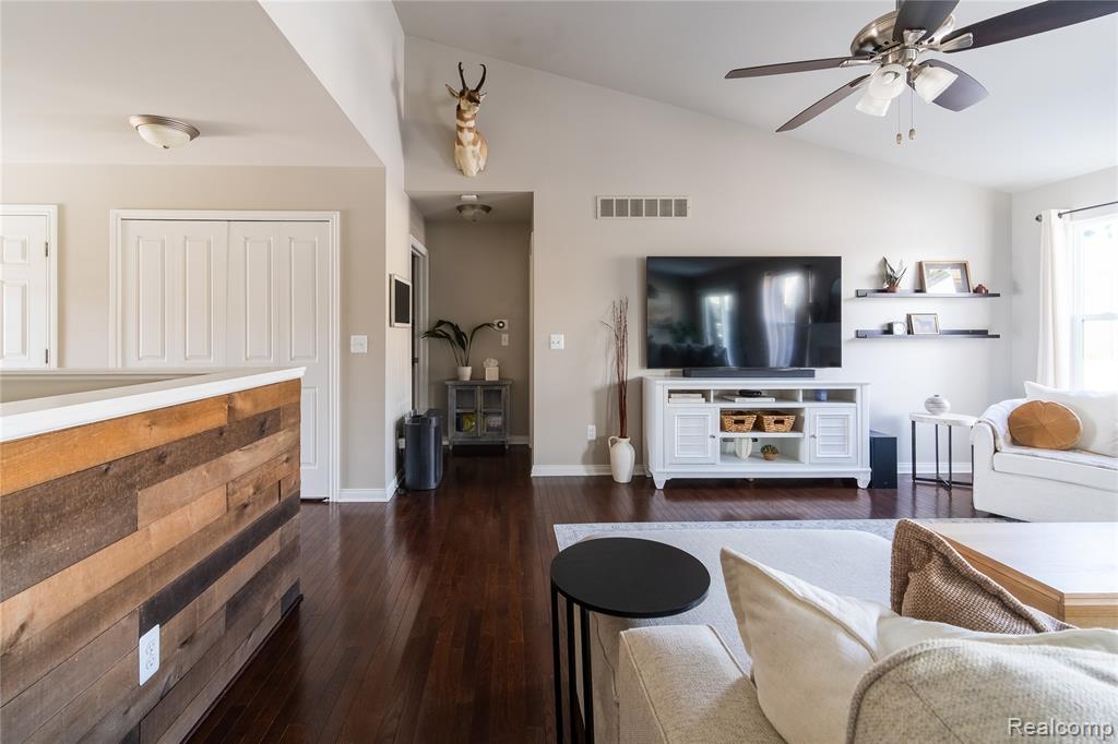 9054 Rock Harbor Drive, Newport, MI 48166 — Photo 12
