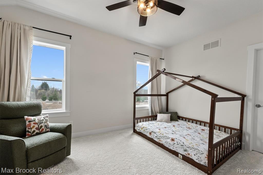 5526 Helmsdale Boulevard, West Bloomfield, MI — Photo 35