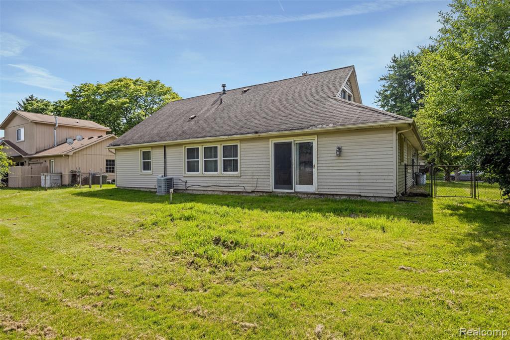 4942 Butler Drive, Troy, MI 48085 — Photo 30