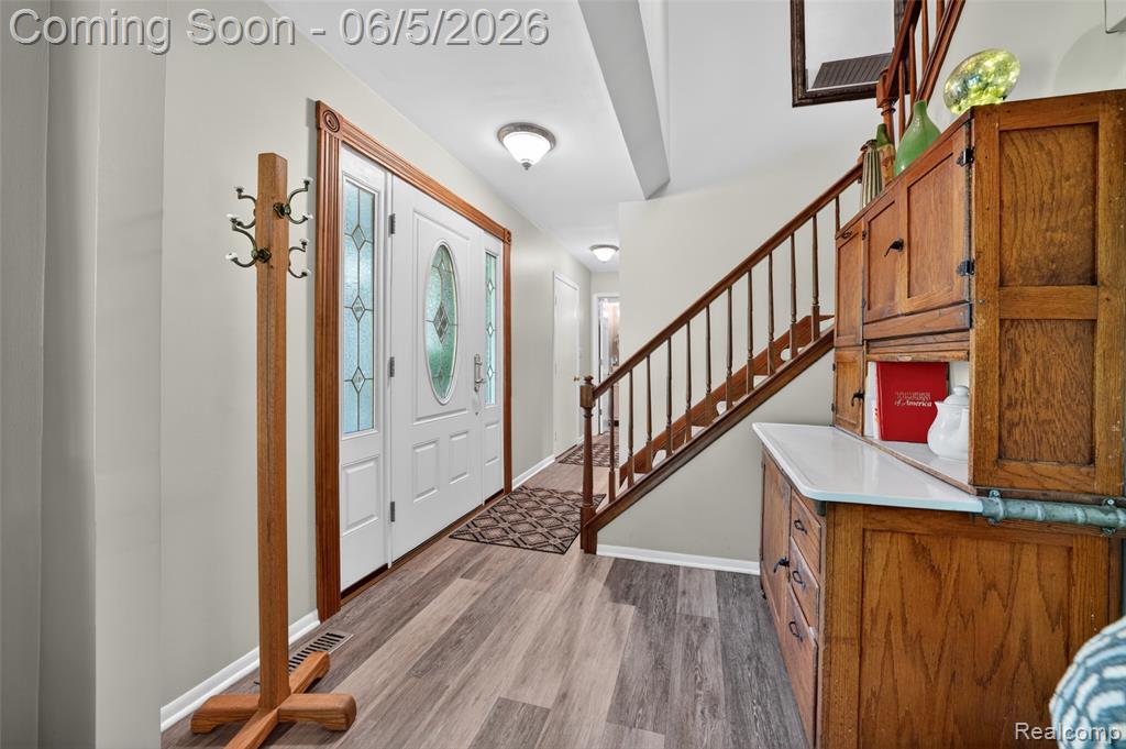 7841 Rampart Trail, Waterford, MI 48327 — Photo 6