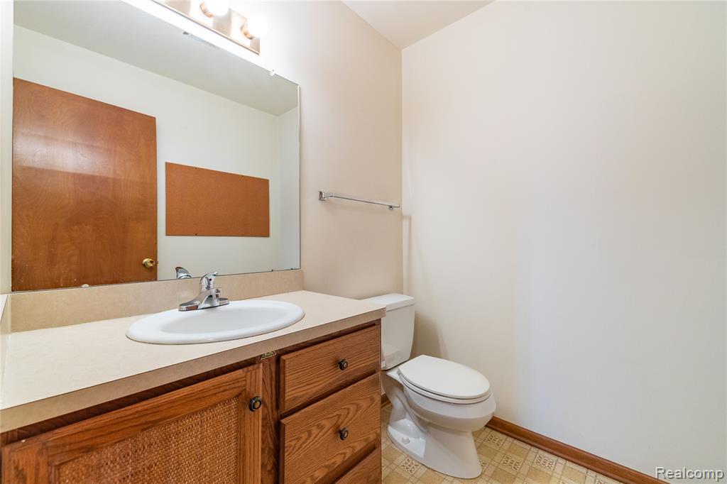 27981 Elba Road, Grosse Ile, MI 48138 — Photo 39