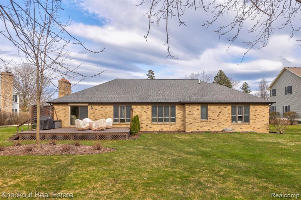 9350 OAKMONT Drive, Grand Blanc, MI 48439 — Photo 48